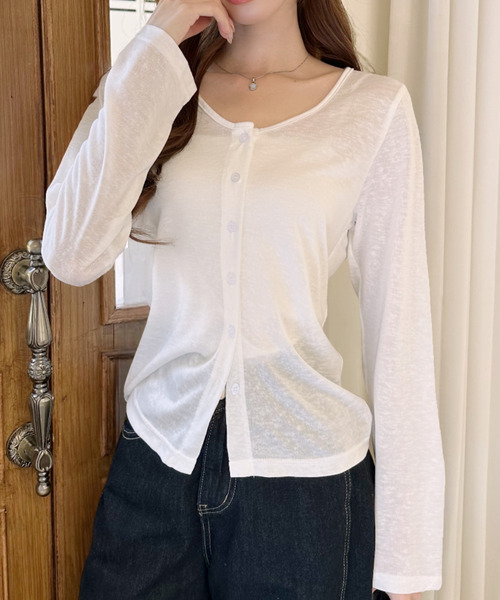 Ada.(エイダ)の「フロントボタン Uネック シアー カットソー(Tシャツ/カットソー・レディース・チャコールグレー/グレー/ホワイト/ベージュ・FREE)」の6枚目の写真