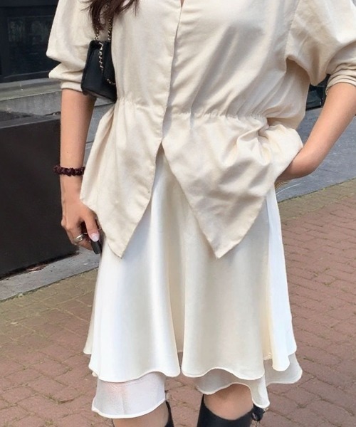 mebole(メボレ)の「satin flare skirt(スカート・レディース・アイボリー/ブラック・MEDIUM/SMALL)」の7枚目の写真