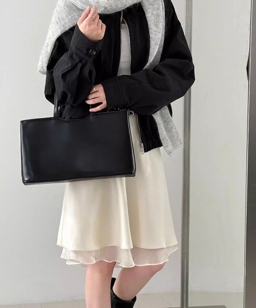 mebole(メボレ)の「satin flare skirt(スカート・レディース・アイボリー/ブラック・MEDIUM/SMALL)」の10枚目の写真