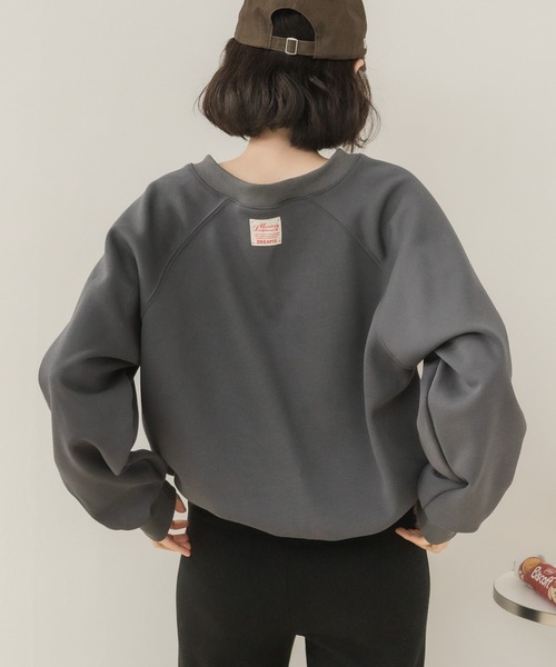 HEILIS(ヘイリス)の「Vネックスウェットトップス/スウェット スウェットトップス Vネックスウェット Vネック 長袖トップス トレーナー プルオーバー オーバーサイズ ワンポイント バックデザイン 韓国ファッション カジュアル ストリート ノームコア レイヤード デイリー 秋服 冬服 ライトイエロー グレー チャコールグレー(スウェット・レディース・ライトイエロー/グレー/チャコールグレー・FREE)」の22枚目の写真
