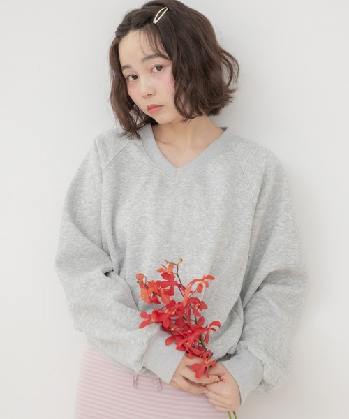 HEILIS(ヘイリス)の「Vネックスウェットトップス/スウェット スウェットトップス Vネックスウェット Vネック 長袖トップス トレーナー プルオーバー オーバーサイズ ワンポイント バックデザイン 韓国ファッション カジュアル ストリート ノームコア レイヤード デイリー 秋服 冬服 ライトイエロー グレー チャコールグレー(スウェット・レディース・ライトイエロー/グレー/チャコールグレー・FREE)」の16枚目の写真