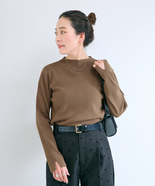 B.C STOCK(ベーセーストック)の「【WEB限定カラーあり】ウォッシャブル / ソウバリボトルネックプルオーバー(ニット/セーター・レディース・ブラウン/グリーン/ストーン/アイボリー/ブラック/オートミール・FREE)」の21枚目の写真