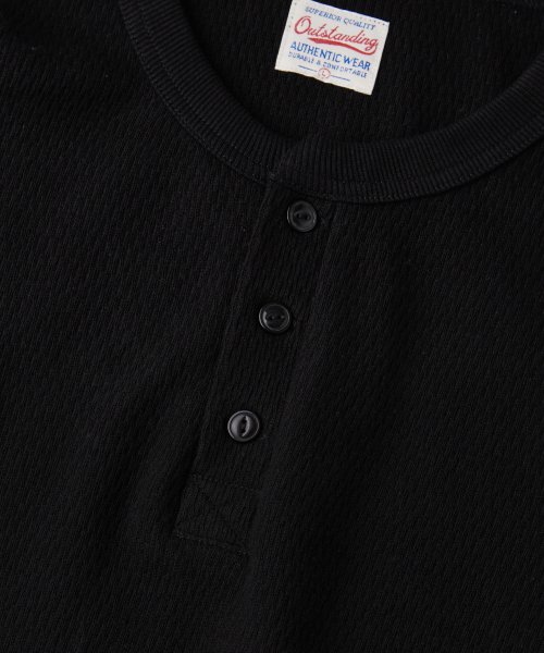 OUTSTANDING(アウトスタンディング)の「THERMAL VINTAGE HENLEY NECK LONG SLEEVE TEE_BLACK(Tシャツ/カットソー・メンズ・その他・LARGE/MEDIUM/X-LARGE)」の4枚目の写真