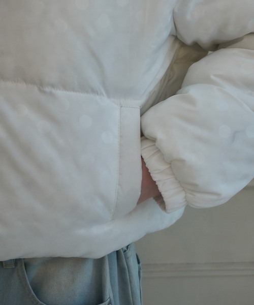 Birthday room(バースデイルーム)の「ドット中綿ジャケット/Jacket with a bold dot pattern(ダウンジャケット/コート・レディース・ライトブルー/ホワイト/ブラック・FREE)」の4枚目の写真