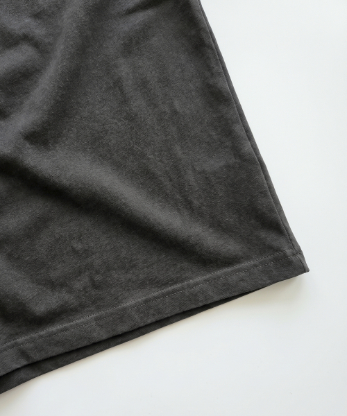 AFRESH(アフレッシュ)の「ウォッシュドPIGMENTルーズフィットショートスリーブ_2color(Tシャツ/カットソー・メンズ・グレー/チャコールグレー・XX-LARGE/MEDIUM/LARGE/X-LARGE)」の3枚目の写真
