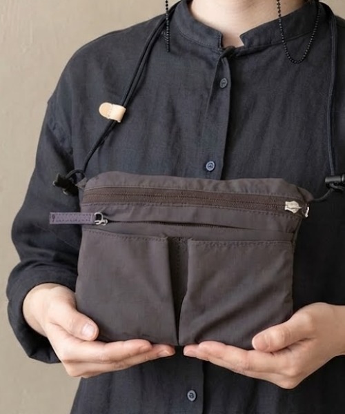 EARTH MADE（アースメイド）の「パッカブル2WAY TOTE/サコッシュ（ショルダーバッグ・レディース・ブラック/ブラウン・FREE）」の7枚目の写真