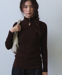 metal charm keyhole rib high neck knit / メタルチャームキーホールリブハイネックニット