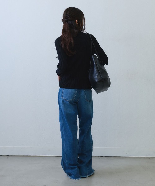 Clum(クルム)の「metal charm keyhole rib high neck knit / メタルチャームキーホールリブハイネックニット(ニット/セーター・レディース・グレー/ブラウン/ブラック・FREE)」の11枚目の写真