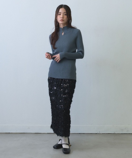 Clum(クルム)の「metal charm keyhole rib high neck knit / メタルチャームキーホールリブハイネックニット(ニット/セーター・レディース・グレー/ブラウン/ブラック・FREE)」の17枚目の写真