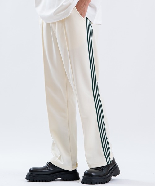 SHISKY(シスキー)の「ラインジャージトラックパンツ(その他パンツ・メンズ・ネイビー/ストライプ/ラベンダー/ダークブラウン/ホワイト/グレー・MEDIUM/SMALL/LARGE)」の2枚目の写真