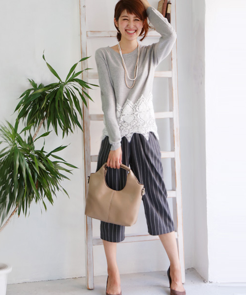 REAL CUBE(リアルキューブ)の「REAL CUBE ワイドレース鹿の子ニット(ニット/セーター・レディース・グレー/キナリ/ネイビー・38)」の4枚目の写真