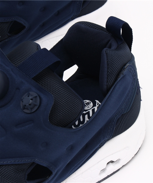 Reebok（リーボック）の「インスタポンプ フューリー OG [INSTAPUMP FURY OG]（スニーカー・メンズ・ブラック×ホワイト/グレー×ホワイト/ネイビー/ホワイト/グレー系その他/グリーン・26.0cm/27.0cm/28.5cm/24.0cm/29.0cm/25.5cm/27.5cm/24.5cm/22.0cm/26.5cm/30.0cm/29.5cm/25.0cm/28.0cm/23.5cm/23.0cm/31cm）」の7枚目の写真