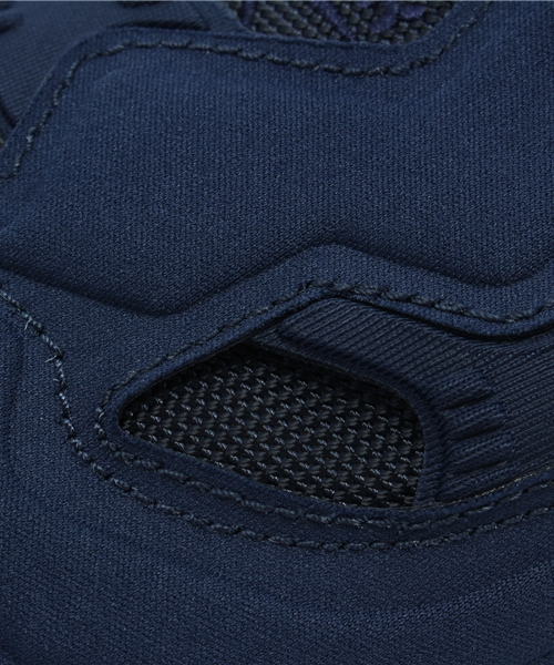 Reebok（リーボック）の「インスタポンプ フューリー OG [INSTAPUMP FURY OG]（スニーカー・メンズ・ブラック×ホワイト/グレー×ホワイト/ネイビー/ホワイト/グレー系その他/グリーン・26.0cm/27.0cm/28.5cm/24.0cm/29.0cm/25.5cm/27.5cm/24.5cm/22.0cm/26.5cm/30.0cm/29.5cm/25.0cm/28.0cm/23.5cm/23.0cm/31cm）」の11枚目の写真