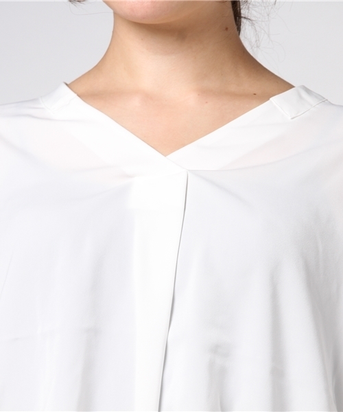 Honeys（ハニーズ）の「抜き襟前タックブラウス（シャツ/ブラウス・レディース・ネイビー/ホワイト・M/L）」の6枚目の写真