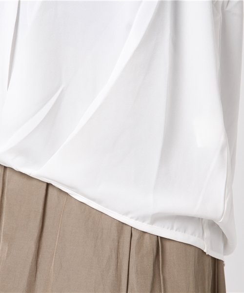 Honeys（ハニーズ）の「抜き襟前タックブラウス（シャツ/ブラウス・レディース・ネイビー/ホワイト・M/L）」の8枚目の写真