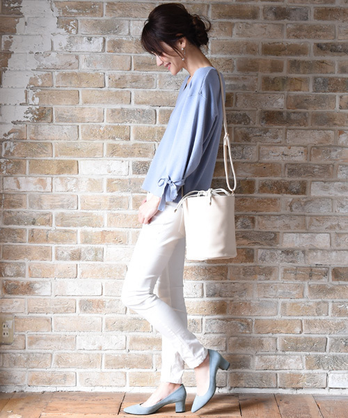 Luz Llena（ラズレナ）の「[made in JAPAN]ポインテッドチャンキ ヒールパンプス（パンプス・レディース・ピンク/ブルー/ブラック/グレイッシュベージュ/マスタード/レッド・22.5cm/24.0cm/23.5cm/24.5cm/23.0cm）」の7枚目の写真