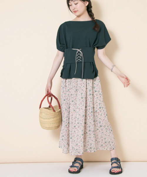 URBAN RESEARCH（アーバンリサーチ）の「2WAYレースアップTOPS（Tシャツ/カットソー・レディース・ブラウン/グリーン/ブラック・FREE）」の4枚目の写真