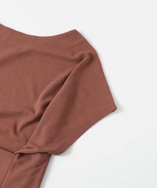 URBAN RESEARCH（アーバンリサーチ）の「2WAYレースアップTOPS（Tシャツ/カットソー・レディース・ブラウン/グリーン/ブラック・FREE）」の9枚目の写真