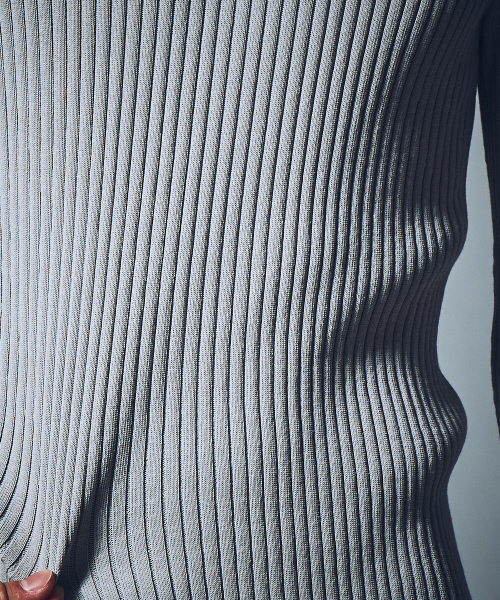 5351 POUR LES HOMMES（ゴーサンゴーイチプールオム）の「ホールガーメントVネックニット（ニット/セーター・メンズ・ブラック/ホワイト/ライトグレー/レッド系その他/イエロー系その他/ブルー・44/46/48）」の17枚目の写真