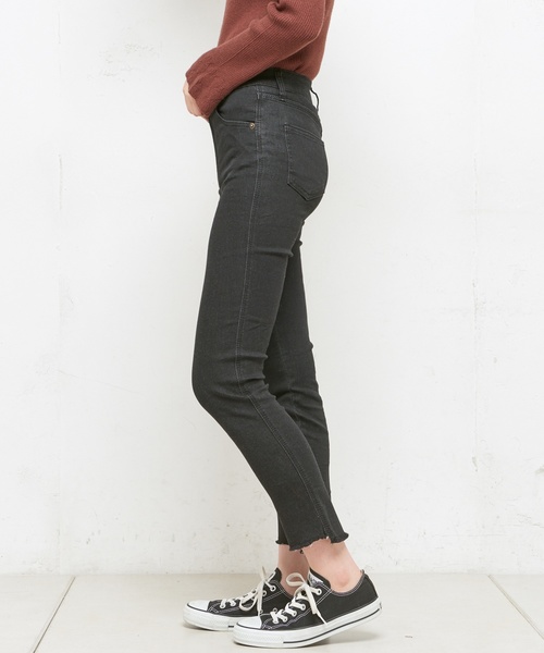 natural couture(ナチュラルクチュール)の「裾クラッシュストレッチスキニー(デニムパンツ・レディース・ブラック/インディゴブルー・S/M)」の10枚目の写真