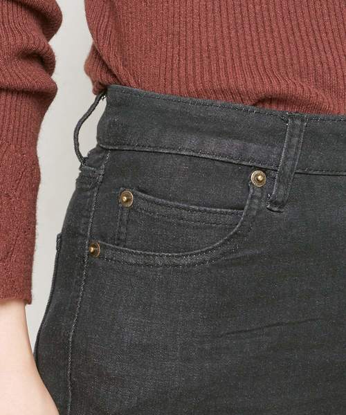 natural couture(ナチュラルクチュール)の「裾クラッシュストレッチスキニー(デニムパンツ・レディース・ブラック/インディゴブルー・S/M)」の7枚目の写真