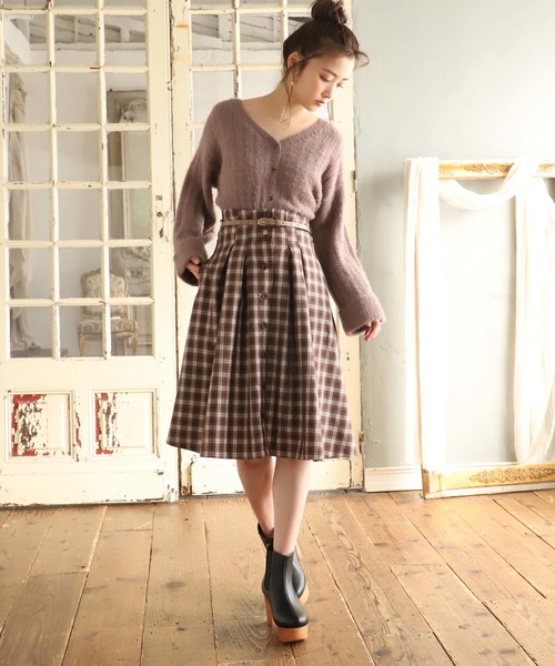 one after another NICE CLAUP(ワンアフターアナザーナイスクラップ)の「フェザーVネックリブカーディガン(カーディガン/ボレロ・レディース・オフホワイト/ライトグレー/モカ/サックスブルー/ライトピンク/ピンク系その他・FREE)」の22枚目の写真