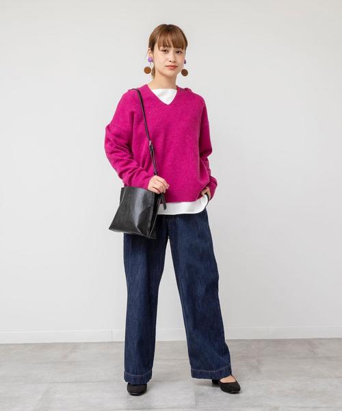 coen（コーエン）の「【ムック本掲載・手洗いできる】ラムウールVネックニット（ニット/セーター・レディース・オフホワイト/ピンク/ライトグレー・FREE）」の4枚目の写真