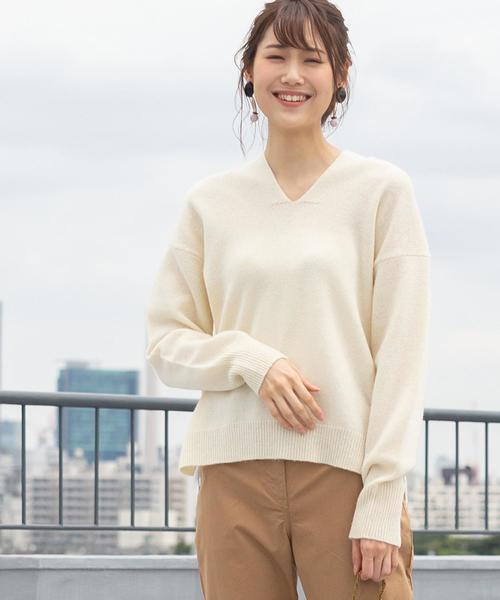 coen（コーエン）の「【ムック本掲載・手洗いできる】ラムウールVネックニット（ニット/セーター・レディース・オフホワイト/ピンク/ライトグレー・FREE）」の14枚目の写真