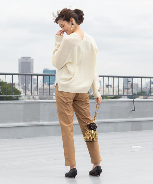 coen（コーエン）の「【ムック本掲載・手洗いできる】ラムウールVネックニット（ニット/セーター・レディース・オフホワイト/ピンク/ライトグレー・FREE）」の17枚目の写真