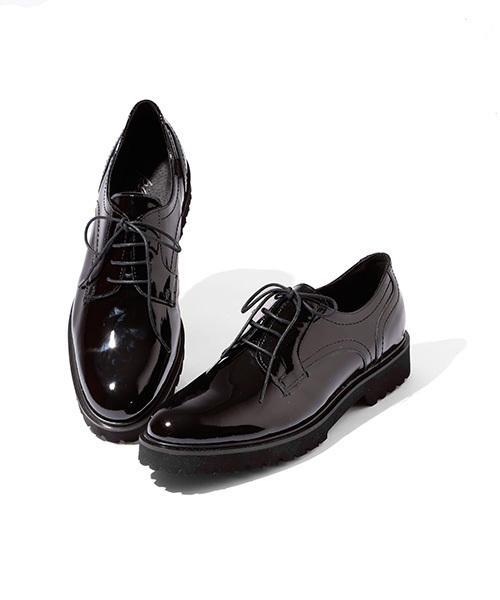 Ray BEAMS(レイビームス)の「PAM / エナメル レースアップ シューズ(ドレスシューズ・レディース・ブラック/レッド・35/39/38/37/36)」の2枚目の写真