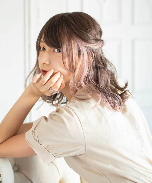 LINEASTORIA（リネアストリア）の「【フルウィッグ・ミディアム】インナーカラーウェイブミディ（ウィッグ・レディース・その他3/その他7/その他8/その他4/その他5/その他6/その他1/その他2/その他9/その他10/その他11/その他12/その他14/その他13・M）」の22枚目の写真