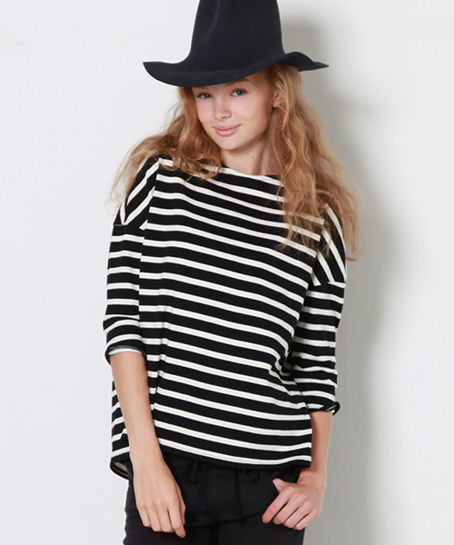 Tiara（ティアラ）の「ワイドボーダービッグリボンプルオーバー≪WEEKEND de Tiara≫（Tシャツ/カットソー・レディース・ブラック/ネイビー・9）」の3枚目の写真