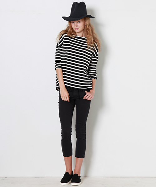 Tiara（ティアラ）の「ワイドボーダービッグリボンプルオーバー≪WEEKEND de Tiara≫（Tシャツ/カットソー・レディース・ブラック/ネイビー・9）」の4枚目の写真