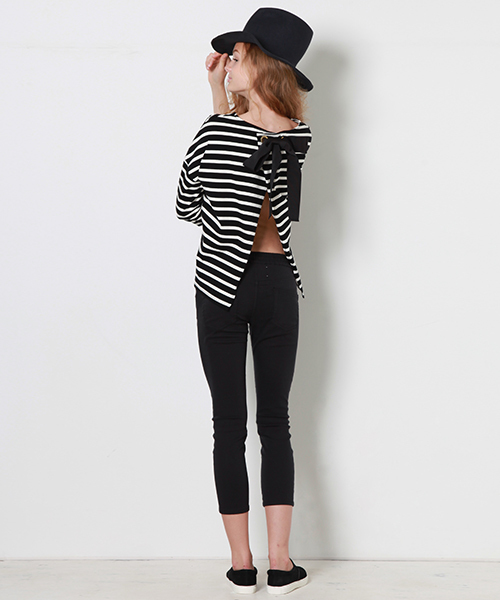 Tiara（ティアラ）の「ワイドボーダービッグリボンプルオーバー≪WEEKEND de Tiara≫（Tシャツ/カットソー・レディース・ブラック/ネイビー・9）」の5枚目の写真