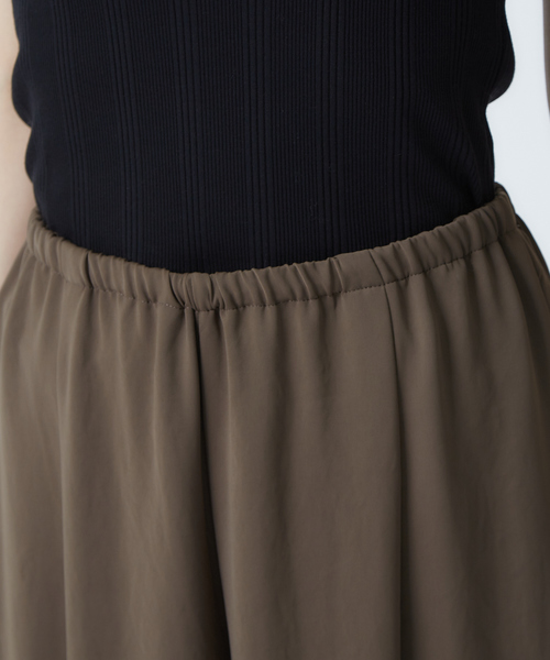 qualite（カリテ）の「マーメイドフレアーマキシパンツ（その他パンツ・レディース・ベージュ/ブラウン/ブルー・38/36）」の17枚目の写真