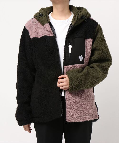 B.I.D.(ビーアイディー)の「《SELECT ITEM》表ボアZIPパーカー(ブルゾン・レディース・オフホワイト/その他2/ブラック系その他/キャメル/ベージュ/ライトパープル/ブラック/カーキ/モカ/マルチ/ダークグリーン/その他1/その他4/ホワイト系/ベージュ系・MEDIUM/LARGE/X-LARGE)」の12枚目の写真