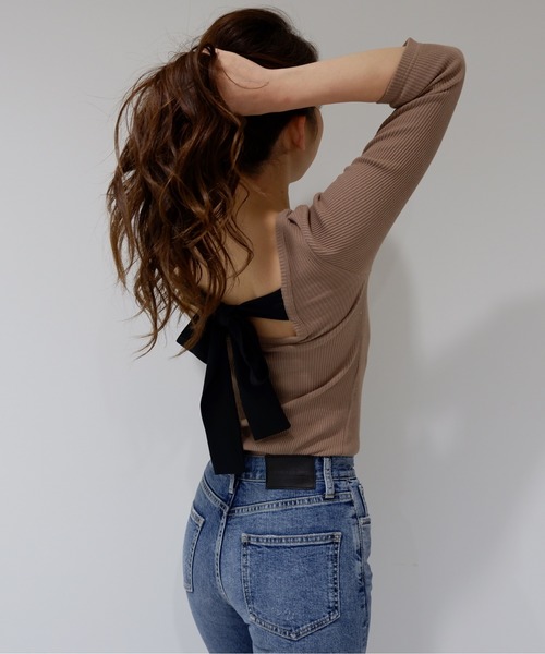 SPIRALGIRL（スパイラルガール）の「バックリボントップス（Tシャツ/カットソー・レディース・ベージュ/グリーン/ブラック・FREE）」の3枚目の写真