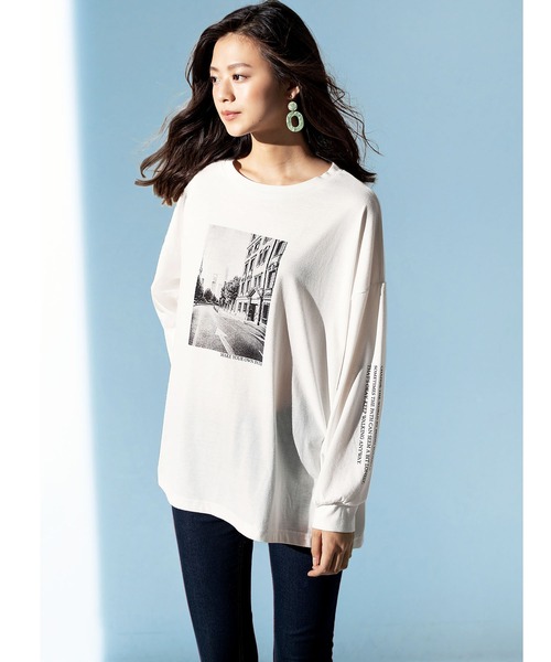 GeeRA（ジーラ）の「《インスタグラマーてらさん着用》フォトプリントロングＴシャツ（Tシャツ/カットソー・レディース・オフホワイト/チャコール・X-LARGE/LARGE/MEDIUM）」の11枚目の写真