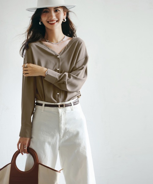 SAISON DE PAPILLON（セゾンドパピヨン）の「【大人気】バックVネックシフォンブラウス 卒業式,入学式（シャツ/ブラウス・レディース・ホワイト/ネイビー/ブルー/グリーン/ブラウン/イエロー/アイボリー/パープル/ピンク/ベージュ/ブラック/モカ/ライトベージュ/ラベンダー/ライトブラウン・S/M/L/XL）」の18枚目の写真