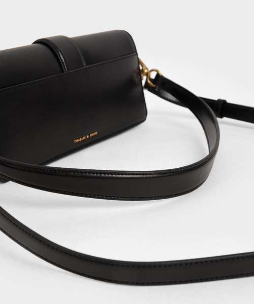 CHARLES & KEITH（チャールズ & キース）の「メタリックバックル ショルダーバッグ / Metallic Buckle
