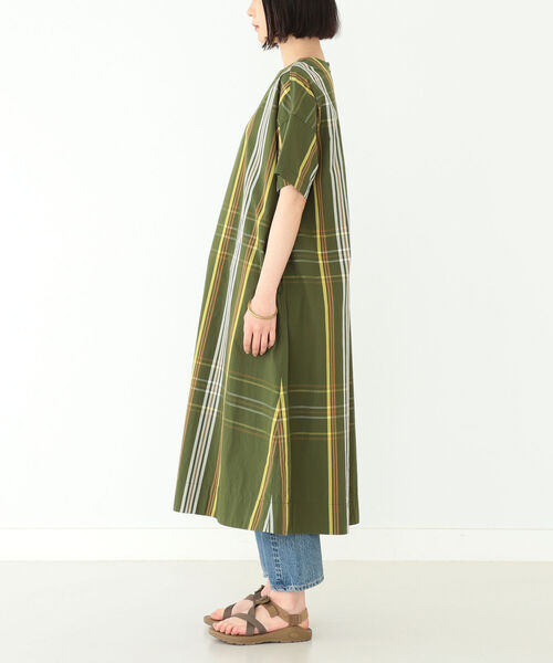 BEAMS BOY（ビームスボーイ）の「BEAMS BOY / ビッグタータン ボートネック ショートスリーブ ワンピース（ワンピース・レディース・オフホワイト/グリーン/ネイビー・ONE SIZE）」の6枚目の写真