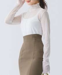 NEUNA（ヌナ）の「【前後2wayで使用可能！】【インナーとしても着られる。】2wayシアータートルネックメロートップス（Tシャツ/カットソー・ホワイト系）」