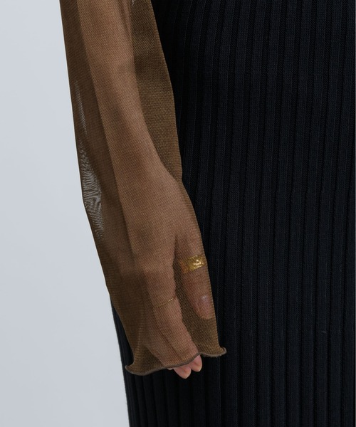 NEUNA(ヌナ)の「【前後2wayで使用可能!】【インナーとしても着られる。】2wayシアータートルネックメロートップス(Tシャツ/カットソー・レディース・アイボリー/グレイッシュベージュ/ミント/ブラック/ダークパープル/モスグリーン/オフホワイト/ピンク/グリーン/オレンジ/ブラウン・FREE)」の21枚目の写真