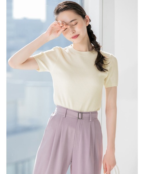 fifth（フィフス）の「クルーネックコンパクト半袖リブニット（ニット/セーター・レディース・ホワイト/ベージュ・MEDIUM）」の2枚目の写真