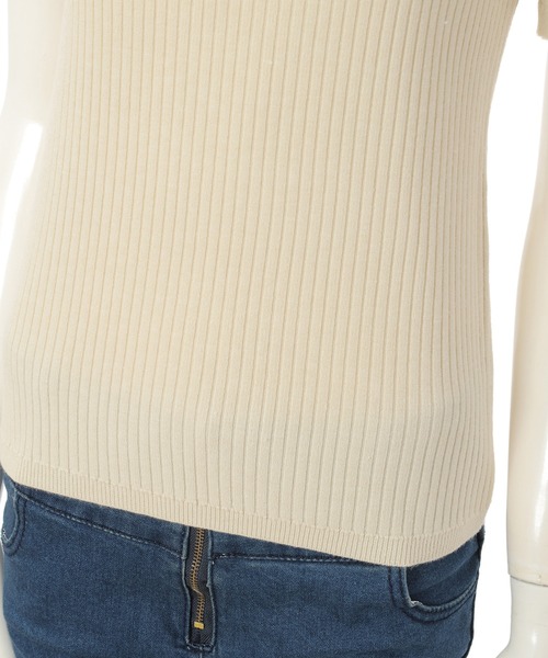 fifth（フィフス）の「クルーネックコンパクト半袖リブニット（ニット/セーター・レディース・ホワイト/ベージュ・MEDIUM）」の11枚目の写真
