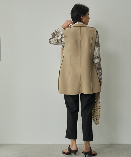 ECRIRE（エクリール）の「ノースリテーラーベスト（ベスト・レディース・ベージュ/カーキ/ピンク/ブラック・フリー）」の7枚目の写真