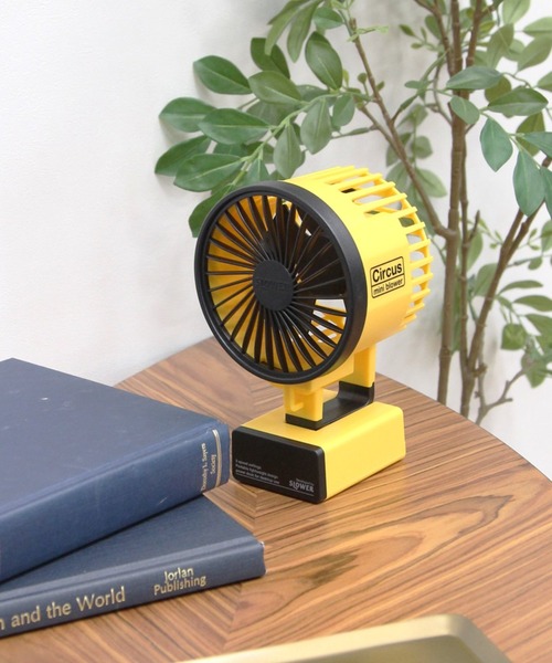 niko and...(ニコアンド)の「【Circus(サーカス)】ミニ扇風機(アウトドアグッズ・レディース・オリーブ/イエロー・0)」の1枚目の写真