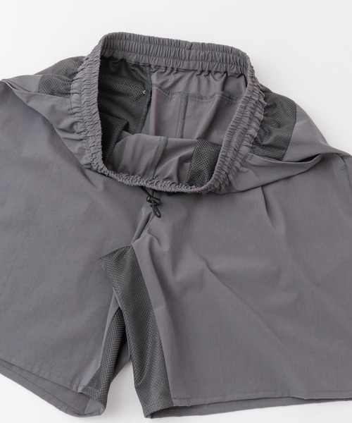 URBAN RESEARCH ROSSO MEN（アーバンリサーチロッソメン）の「メッシュ切替アクティブショーツ（その他パンツ・メンズ・ブラック/チャコールグレー・LARGE/MEDIUM）」の14枚目の写真