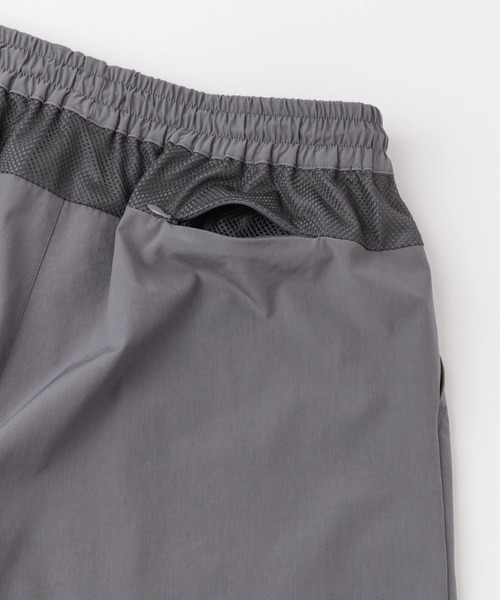 URBAN RESEARCH ROSSO MEN（アーバンリサーチロッソメン）の「メッシュ切替アクティブショーツ（その他パンツ・メンズ・ブラック/チャコールグレー・LARGE/MEDIUM）」の17枚目の写真
