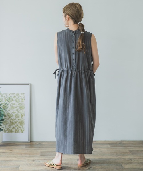 ITEMS URBANRESEARCH（アイテムズ アーバンリサーチ）の「2WAYストライプワンピース（ワンピース・レディース・チャコールグレー/オフホワイト・FREE）」の10枚目の写真